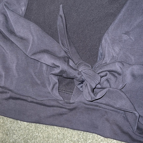 Super cute EMORY PARK long sleeve tie crop top - Picture 3 of 3